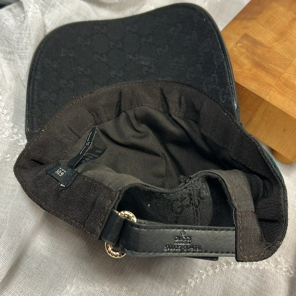 Gucci Authentic canvas leather double lined Baseball cap with bee embroidery